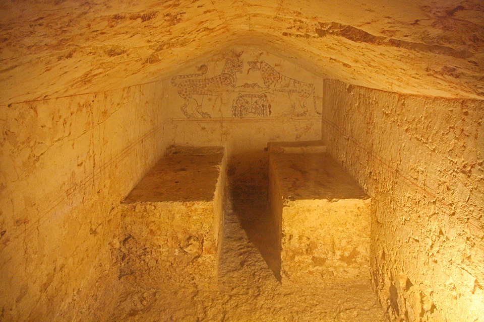 Smugglers and the Tombs of Tarquinia